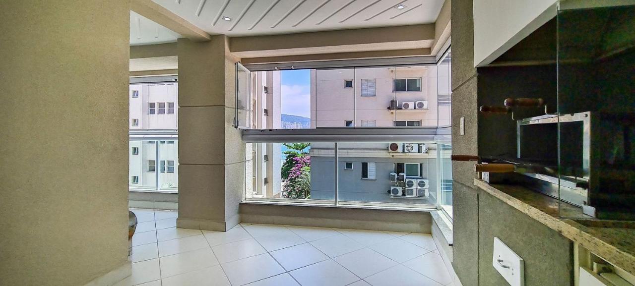 Apto Com Garagem E Lavanderia Em Frente A Praia Гуаружа Экстерьер фото